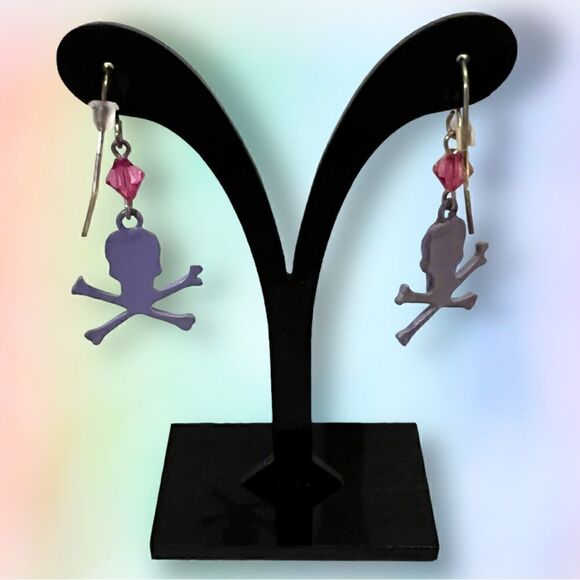 Vintage Y2k skull and crossbone earrings purple skull with pink gem mallgoth - Picture 5 of 5